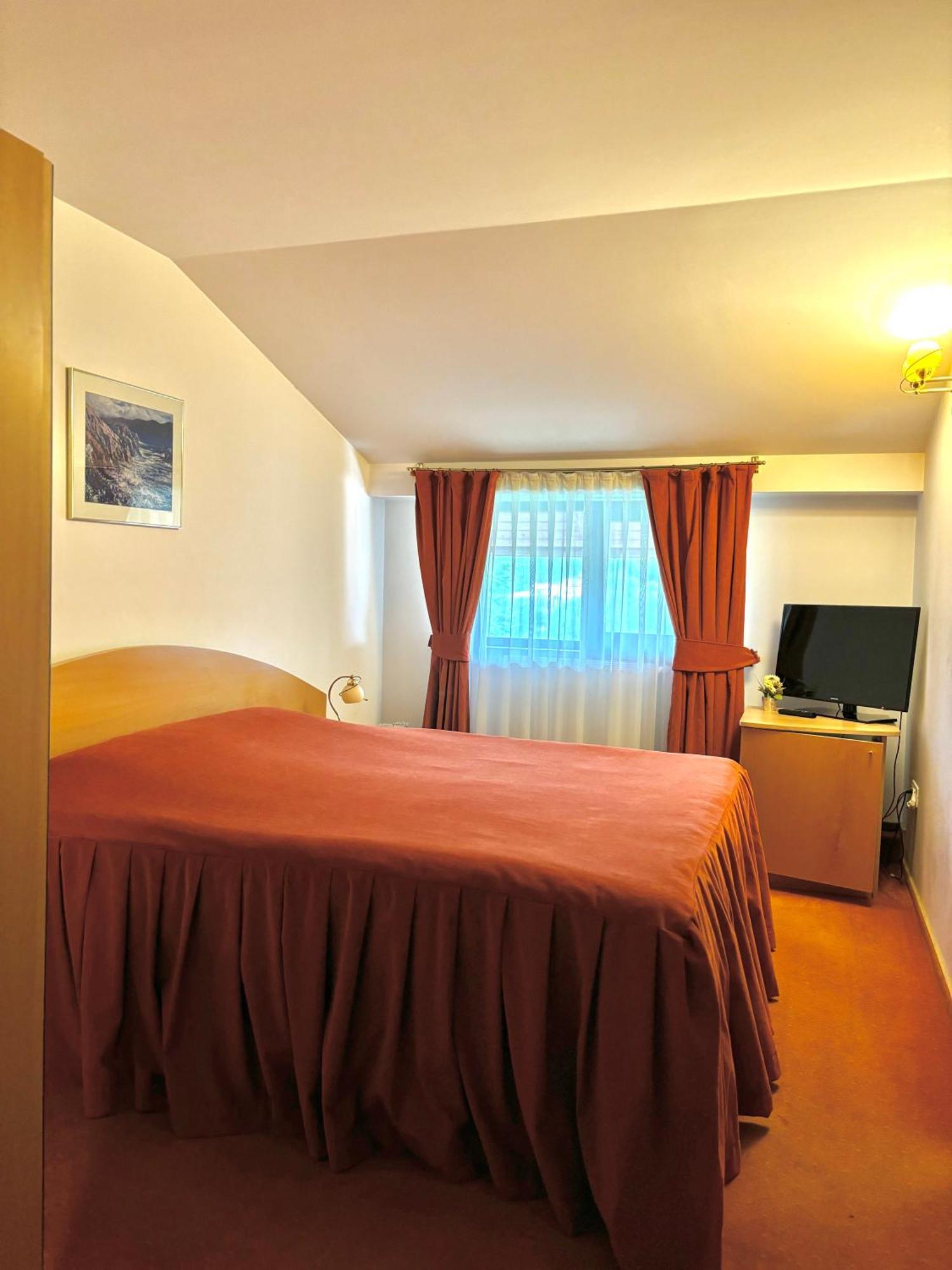 Pensiunea Atlantis Buşteni Exterior foto